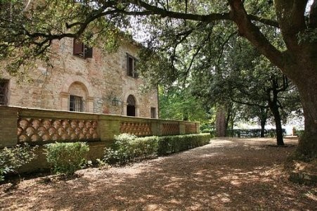 Stunning Villa With Two Farmhouses..