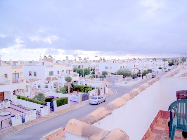 3 BEDROOM TOP FLOOR APARTMENT IN JARDIN.. - 2