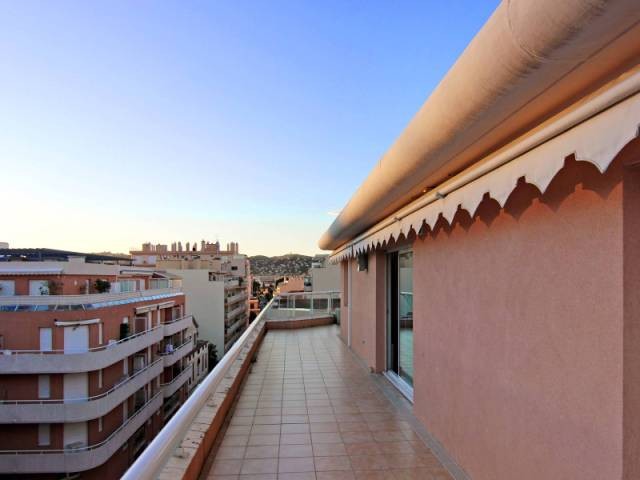 2 Bedroom Apartment for Sale on Top..