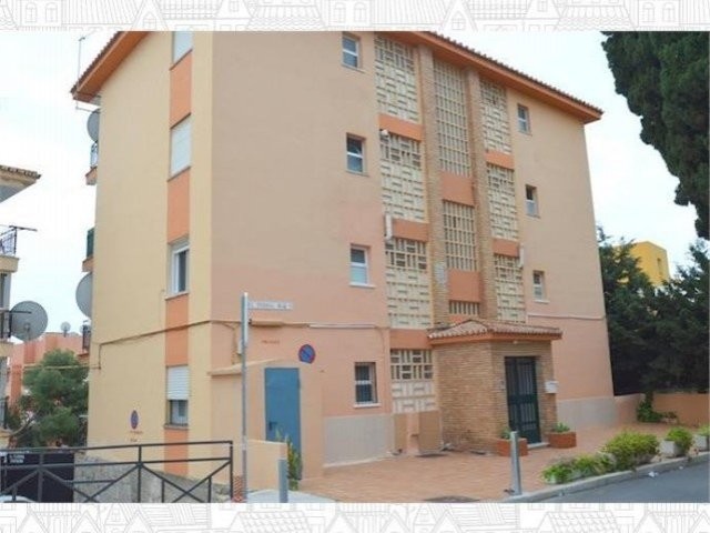 Apartment - BARGAIN!! CORNER UNIT AT.. - 2