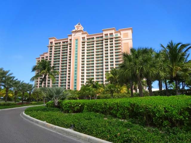 Apartment/townhouse - This 18th floor..