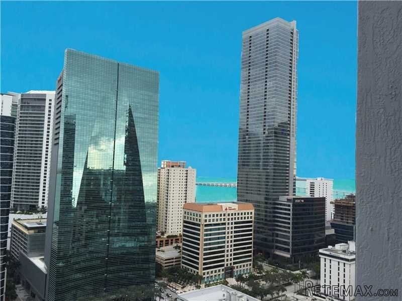 2 bedroom Flat For Sale: 1250 S Miami..