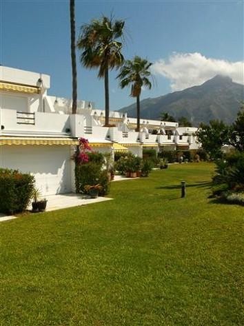 3 bedroom town house for sale