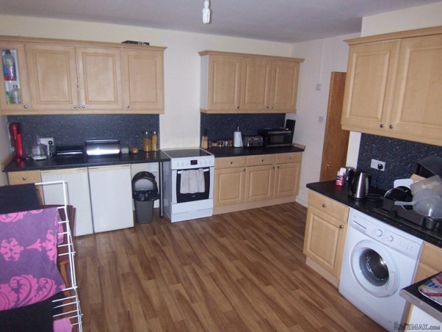 2 bedroom flat in SHEERNESS - 2