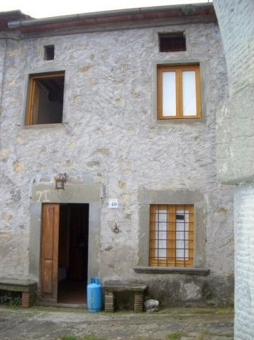 Village/town House - For Sale - Bagni..