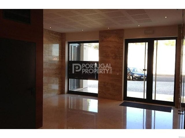 Large 4 bedroom New Apartments Sporting.. - 2