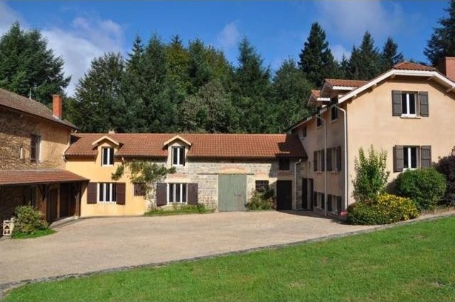 11 bedroom House For Sale: 69790 BEAUJEU