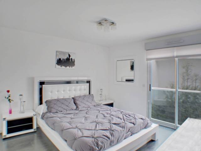 Stunning modern 2 bedroom apartment.. - 2