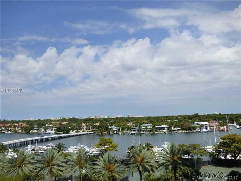 2 bedroom Flat For Sale: 2 Grove Isle..