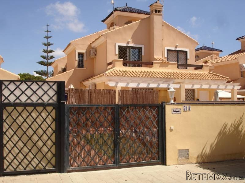 3 Bedrooms - Villa - Alicante - For Sale