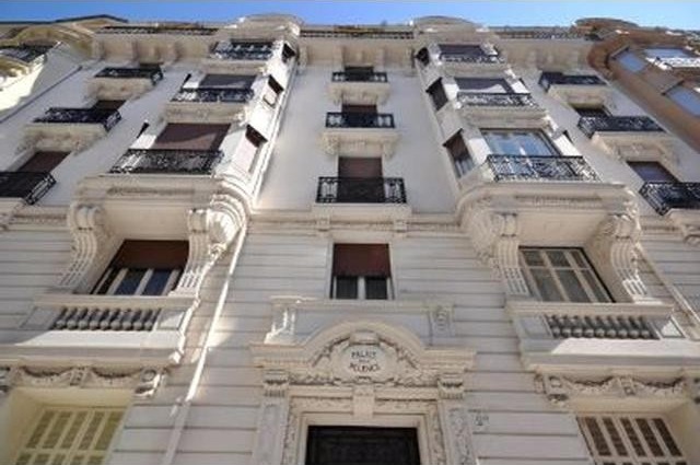 Bright three bed apartment in Musiciens