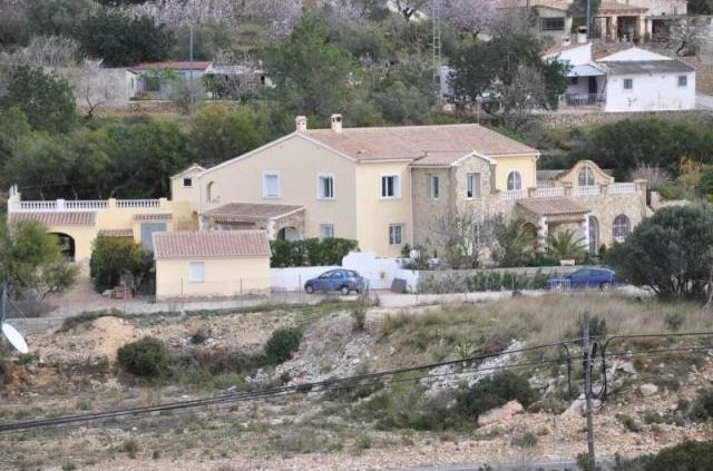 6 Bedrooms - Villa - Alicante - For Sale