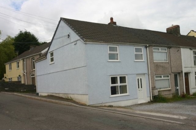 Mill Street - SA4 3XJ 3 bedroom..