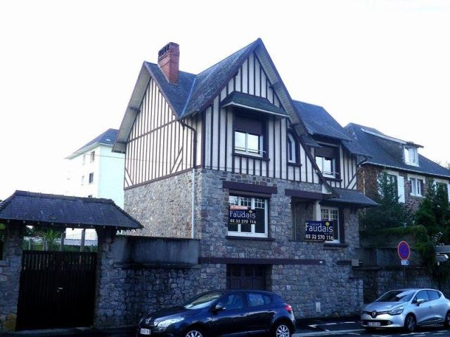 Maison / Villa - Maison De Ville St Lo..