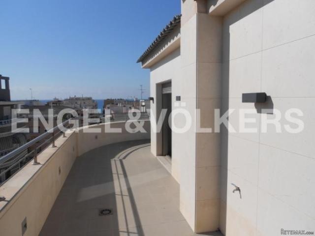 MARVELOUS NEW PENTHOUSE 300m TO THE..