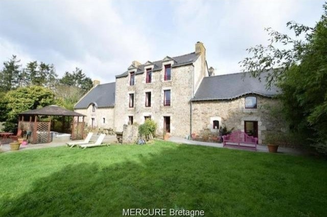6 bedroom House For Sale: 56400 BRECH - 2
