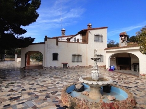 Finca Novelda and La Romana