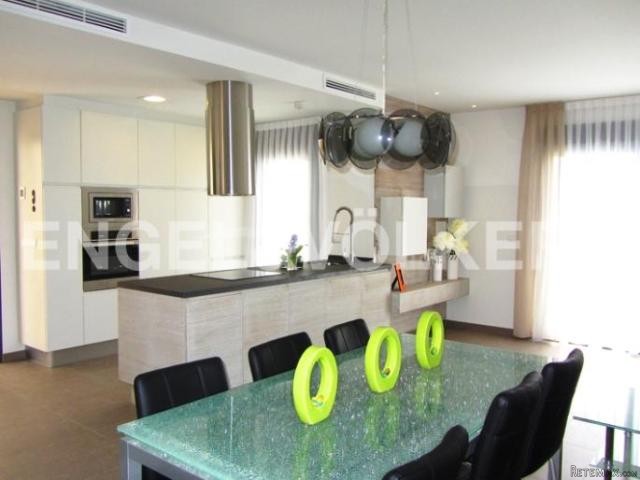 LAST ONE AVAILABLE! Luxurious new-built..