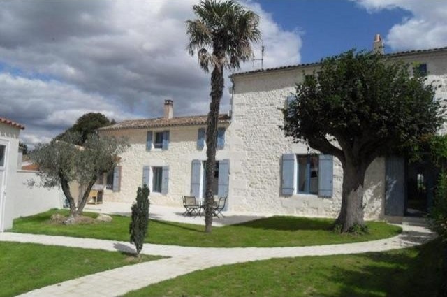 6 bedroom Character For Sale: 17600..