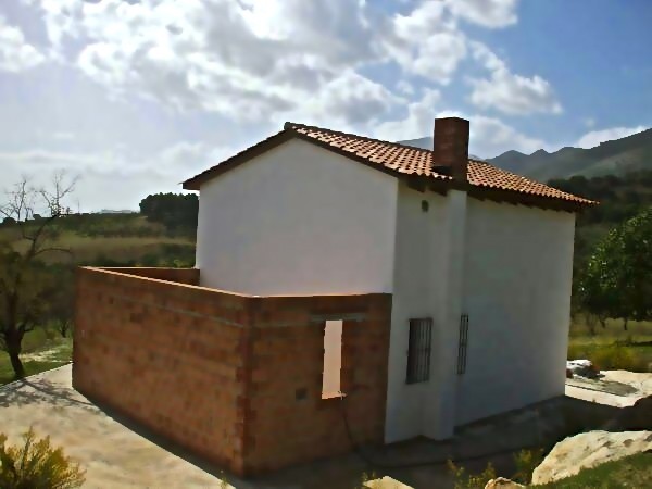 Villa - This well built with care and.. - 2