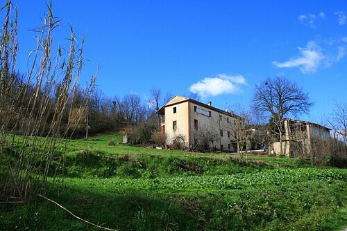 Stunning farmhouse with outbuilding and.. - 2