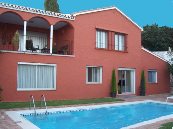 VILLA FOR SALE IN FUENGIROLA - 2
