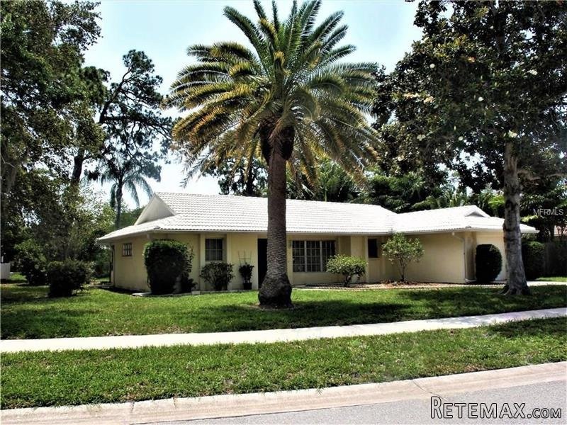 2 bedroom House For Sale: 7483 Blaine..