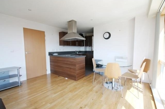 2 bed flat to rent - 2
