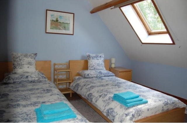 2 Bedroom Detached House For Sale - 2