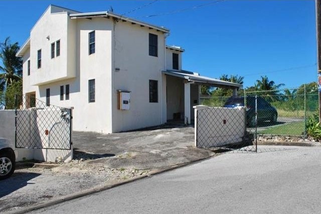 5 bedroom Property For Sale: Kingsland.. - 2