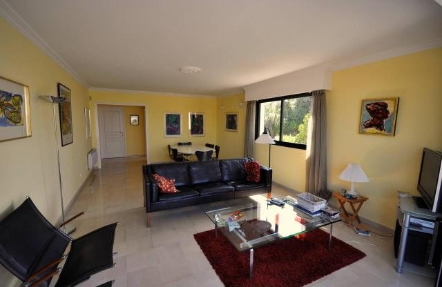 Luxurious two bed in great location