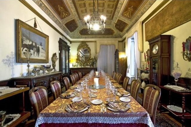 10 bedroom Villa For Sale: Lesa, IT - 2