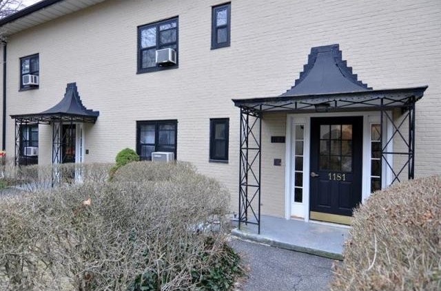 2 bedroom Co-op For Sale: Eastchester..