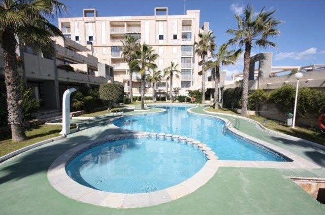 First Line 2 Bedroom Apartment In La..