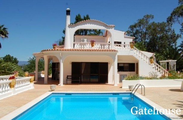 4 Bed Property With Guest Apartment In..