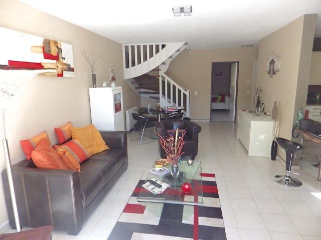 Stunning three bedroom apartment with..