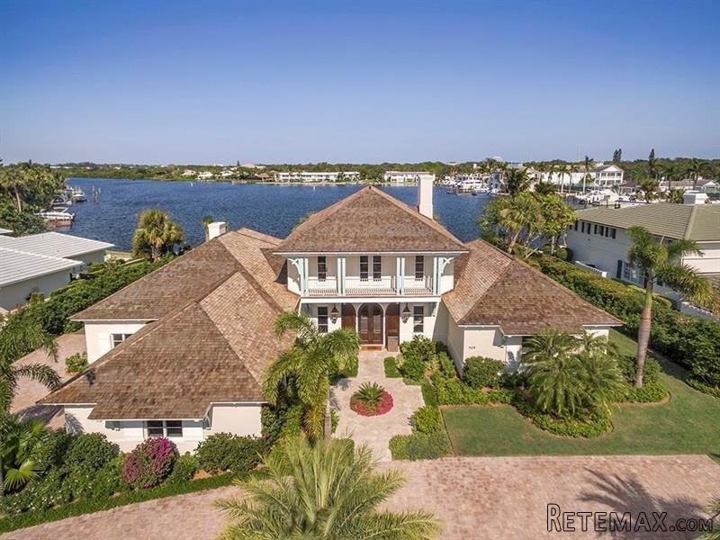 4 bedroom House For Sale: 529 Bay..