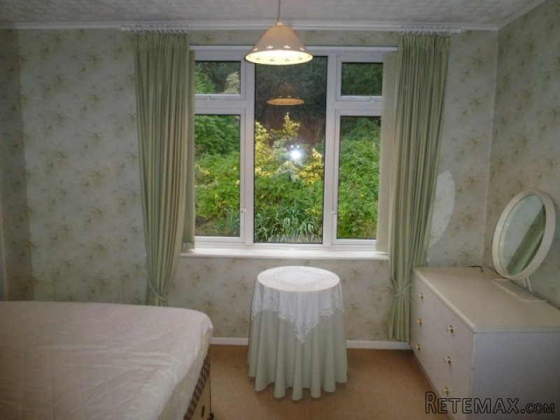 2 bed flat 4 sale