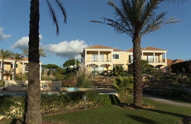 Deluxe 2 Bed Apartment - 2