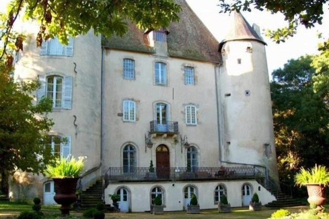 4 bedroom Castle For Sale: 03100..