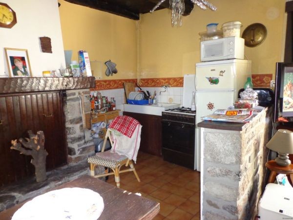 Charming Thatched Cottage, Needs Refresh - 2