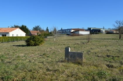 Building plot in Ruffec - walking..