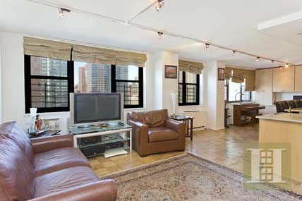 3 bedroom Apartment For Sale: 340 EAST..