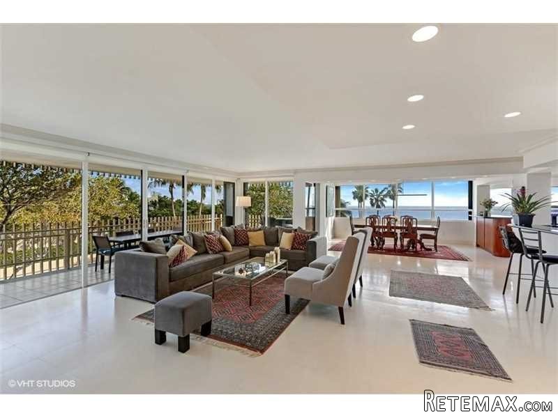 3 bedroom Flat For Sale: 1 Grove Isle.. - 2