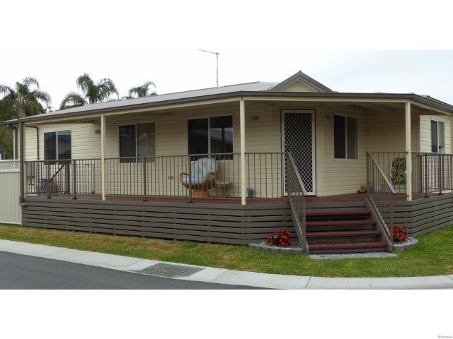 Crystal Waters Estate - 2 Bedroom Pre..
