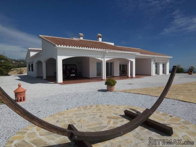 3 bedroom, 3 bathroom Villa, (build 297..