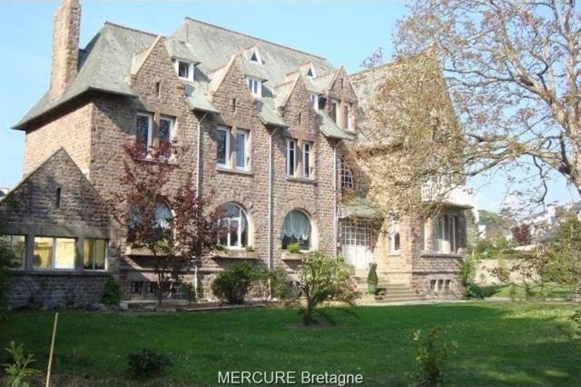 9 bedroom House For Sale: 22500 PAIMPOL