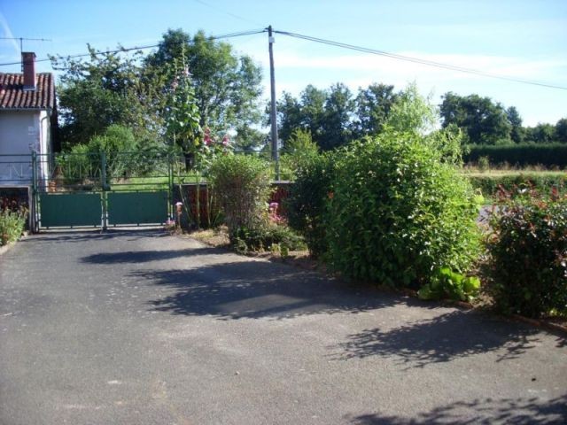 EC0292al Detached House with Garages.. - 2