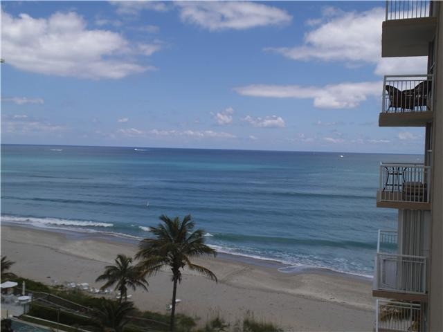 2 bedroom Residence For Sale: Hillsboro..