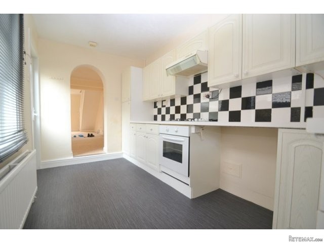 3 bedroom house in SHEERNESS - 2